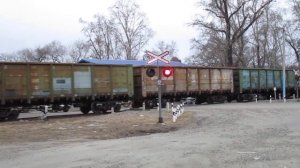 Маневровый тепловоз ТЭМ18ДМ-1286 с небольшим грузовым составом