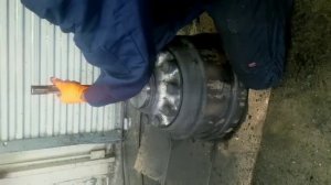 How to changing truck wheel seal. Как заменить сальник ступицы *колеса* трака.