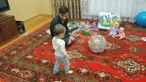 Надуваем большой мячик с папой ⚽ inflating a big ball #ball