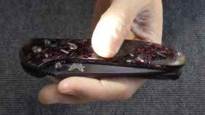 Benchmade Griptilian 551 - Хаотичный карбон в красной заливке