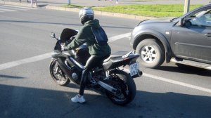 Кожаная байкерша в Череповце