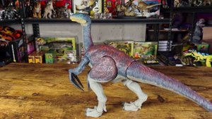 Jurassic World Hammond Collection Therizinosaurus Review