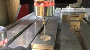 DIY. Homemade CNC touch probe. Tests. Самодельный центроискатель ЧПУ. Испытания.