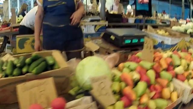 Луганк. Цены на овощном рынке