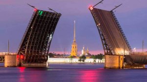 🧸 САНКТ-ПЕТЕРБУРГ ЗА 24 ЧАСА: Эрмитаж, каналы и секретные дворики | Прогулка по городу 🏛️