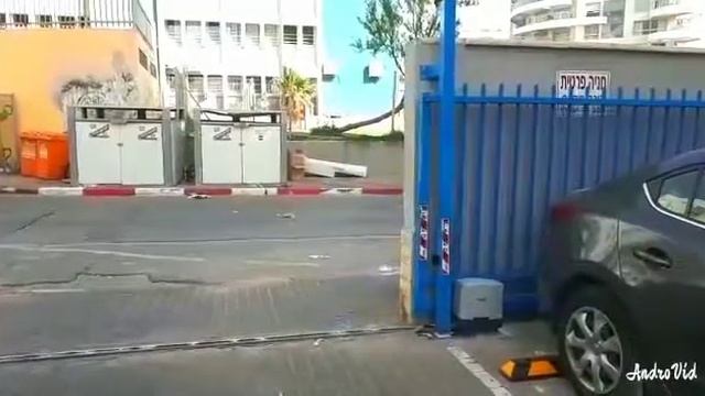 Moovy Series Sliding Gate Opener by Quiko