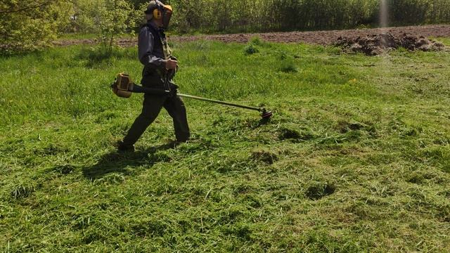 Покос травы бензокосой 🔥🔥🔥 смотреть онлайн