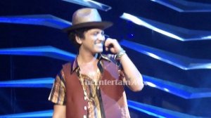 Bruno Mars Pickup Lines - Staples Center 7/28/2013