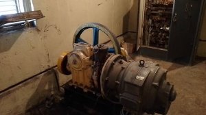 Машинное помещение лифтов в 16 этажке.