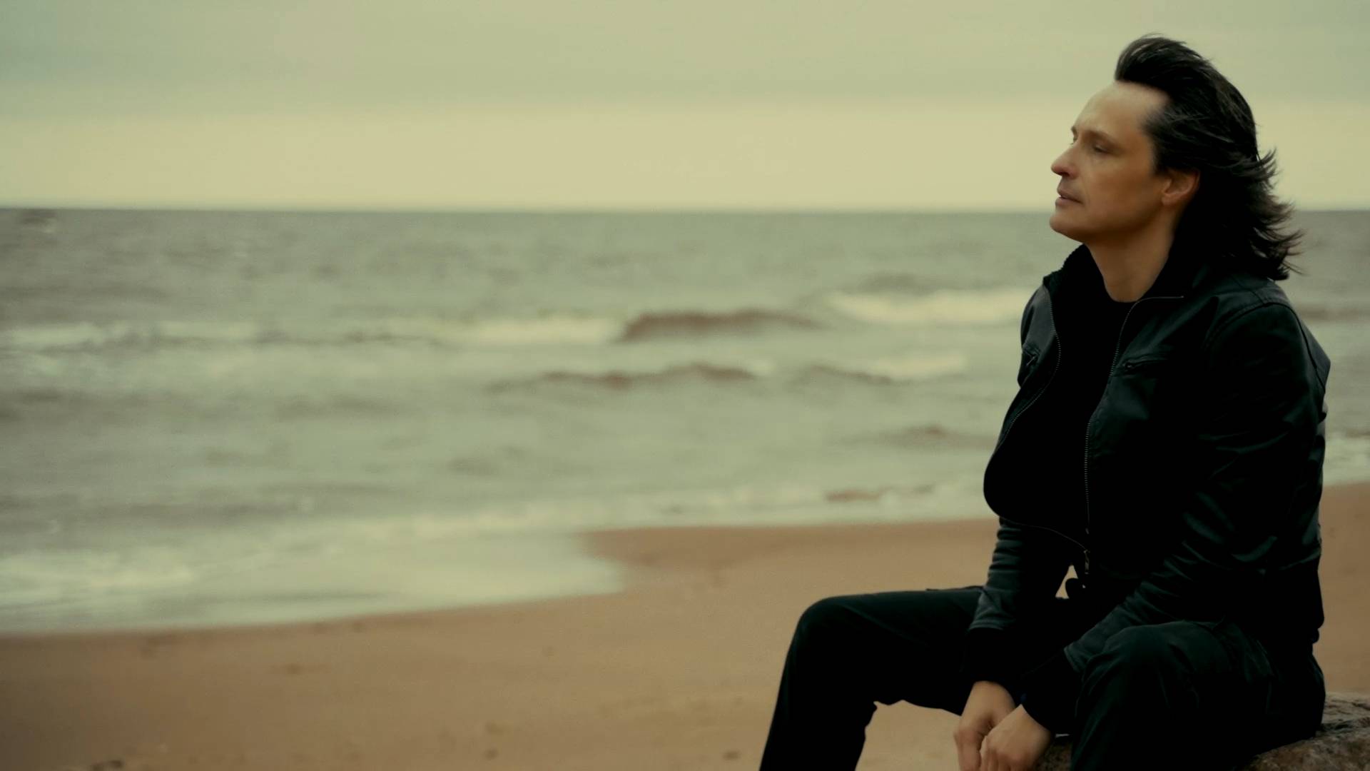 В ЗЕМЛЯХ ОСТЫВШИХ И ВЕТХИХ БОГОВ...