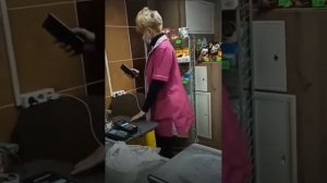 Пьяная продавщица😂