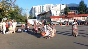 Индейцы у метро в Москве из Эквадора