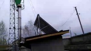 Ветрогенератор Савониус
 работает даже при слабом ветре