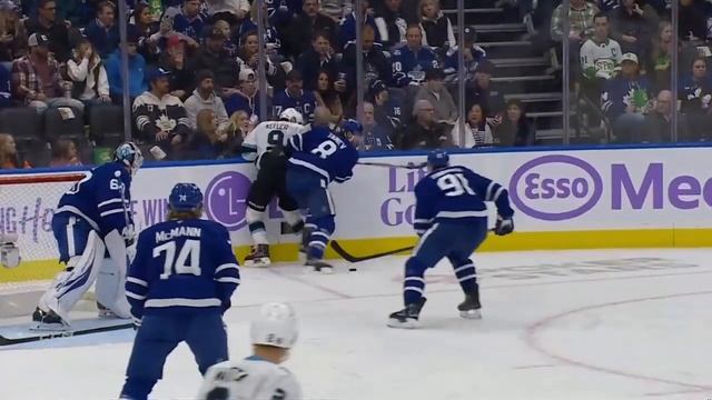 Maple Leafs' Mitch Marner Wires Home Beautiful Breakaway Goal vs. Utah HC