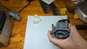 Briggs & Stratton Vanguard 18 HP Carburetor Cleaning