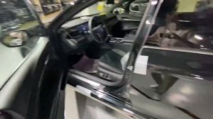 Toyota Camry Hybrid. Лиса рулит