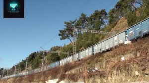 Звук приближающегося поезда на рельсах заставка длинная на заднем фоне звуки волн моря