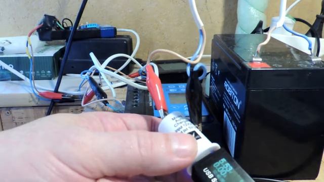 Хорошая быстрая зарядка для смартфона и высокочастотная составляющая зарядок.