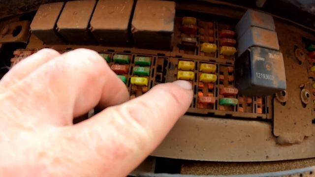 Larry's Life E27 | How to Repair and Diagnose Tractor AC