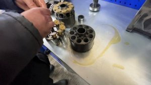 Китайский насос  K3V112 |Развалился после 500 моточасов . Отзыв, мнение .