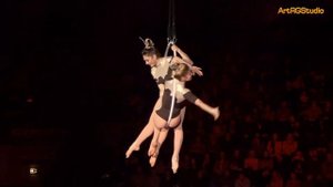 Circus Duo Skyline