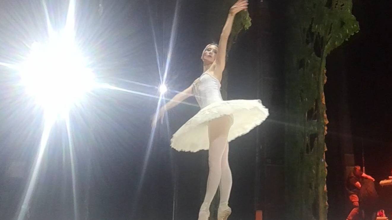 Вариация Одетты - балерина Маргарита Андреева смотреть онлайн