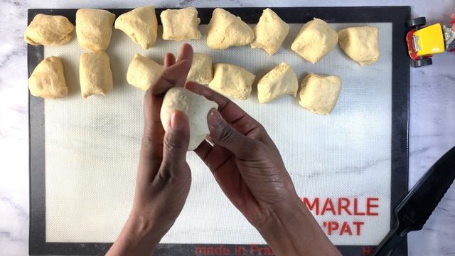 How to Make Cornmeal Yeast Rolls | SIMPLE Dinner Roll Recipe