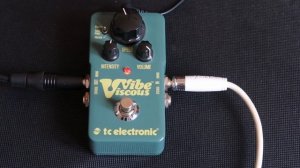 TC Electronic Viscous Vibe pedal demo