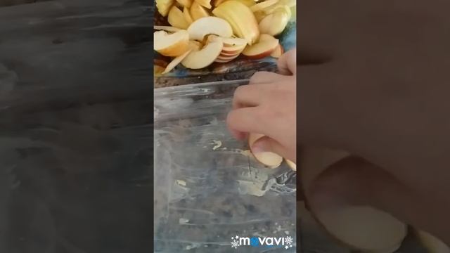 Шарлотка с яблоками