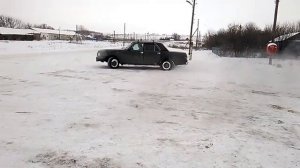 Девушка за рулем волги/ дрифт