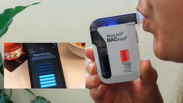 AlcoLimit BACtrack Smartphone Breathalyser смотреть онлайн