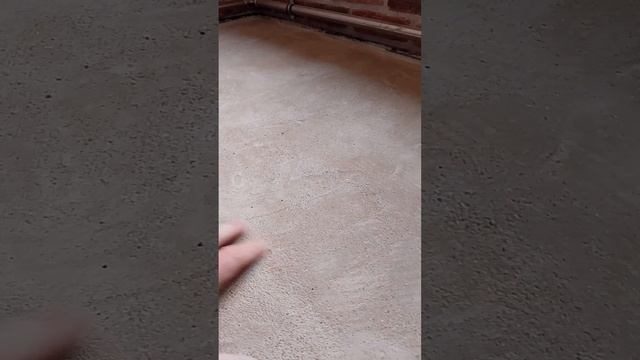 Укладка плитки на металлическую лестницу.