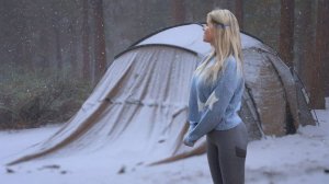 САМАЯ ХАОСНАЯ ИСТОРИЯ ОДИНОЧЕСТВА В КЕМПИНГЕ. Первая метель