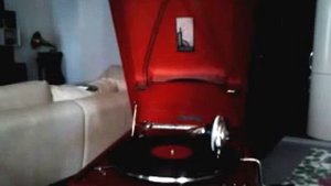 Л. Утесов  Раскинулось море