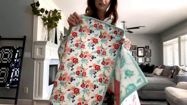 MAJOR Camille Roskelley Quilt Trunk Show 😻 40 Thimble Blossoms Quilts, Q&A, Sewing Room Tour 💙 FQS