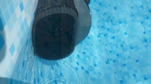 Unboxing and Review WYBOT C1 Cordless Robotic Pool Vacuum Cleaner