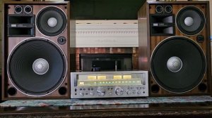 SANSUI G-7000 Receiver, w/SP-X9000 Speakers.