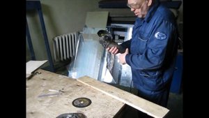 Работа УШМ с диском пильным по дереву 125 мм