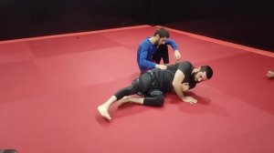 с бокового контроля выход за спину