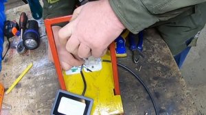 прожектор переносной из двух обычных