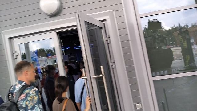 Дистанционно управляемые, беспилотные, военные транспортные средства и самоходные установки.