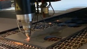 Машина лазерной резки KOIKE LASERTEX.