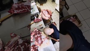 обвалка и рубка говядины/смотреть всем