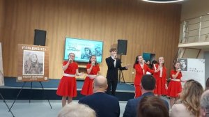 "Мы единое целое" муз. К. Губина.