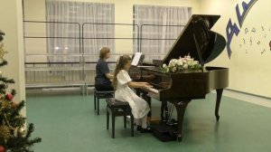 Й.Гайдн Концерт-дивертисмент G-dur 1часть.
Исп. Марья Бабурская,  2 класс.