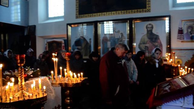 Під час служби в храмі с. Обенижі за участю Преосвященнішого владики Матфея, зникла електроенергія.