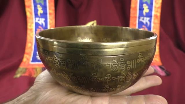 Поющая чаша Премиум 15,8 см Ре# 303 Гц