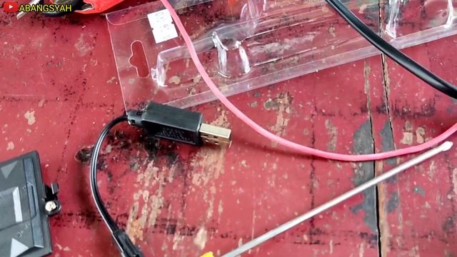 PERBEDAAN JARAK JAUH ANTARA MEMAKAI ANTENA SAMA TIDAK ‼️ Mobil remot RC #mobilmainan #mobilremot