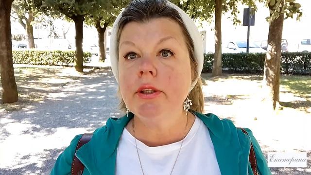 Италия. Кто иcпopтил учебник русского языка в римском университете. Делаю покупки для сына на рынке