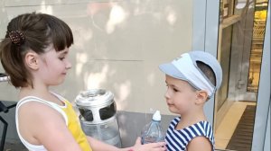 Лиза и Миша придумали условие.